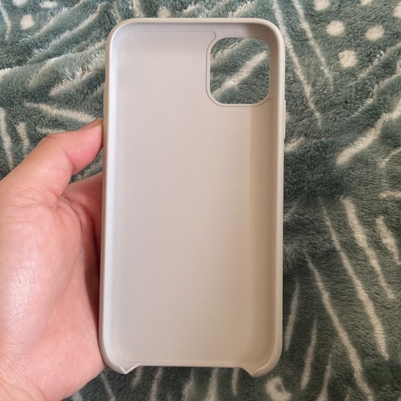 ✨3/$15✨iphone 11 silicone case - Picture 2 of 6